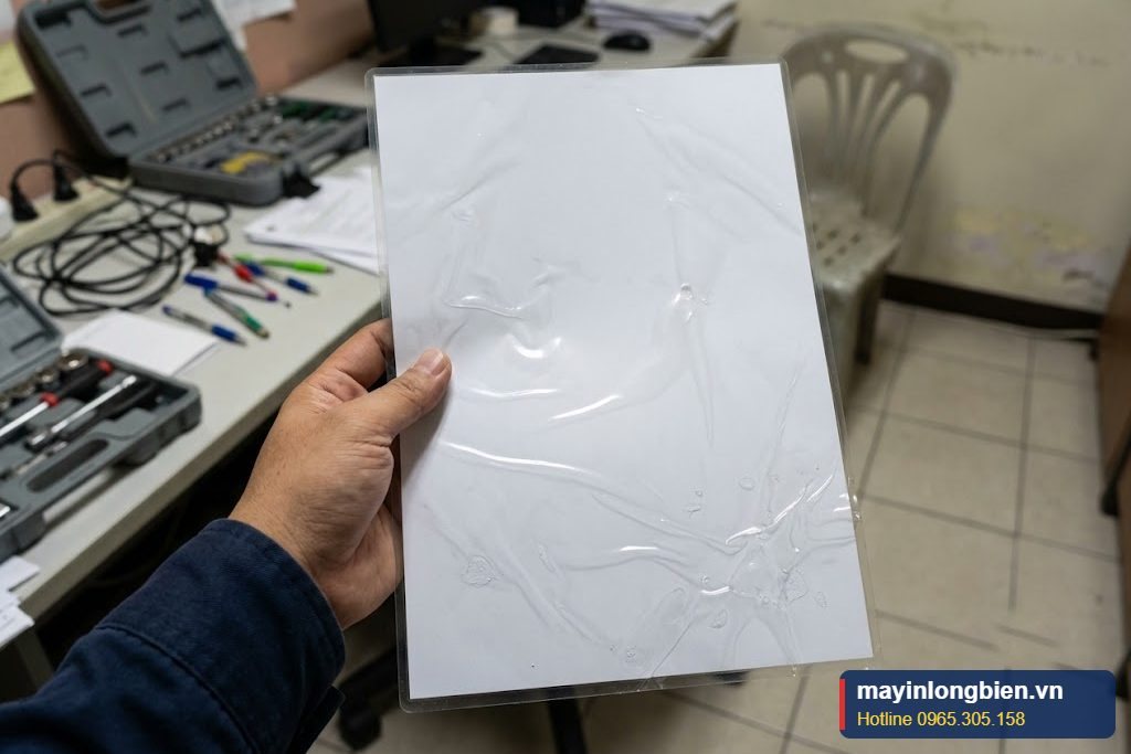 Tài liệu ép plastic bị nhăn, có bọt khí