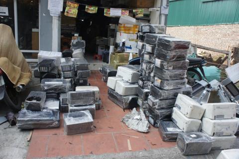 Kho máy in cũ tại cửa hàng Thần Vũ