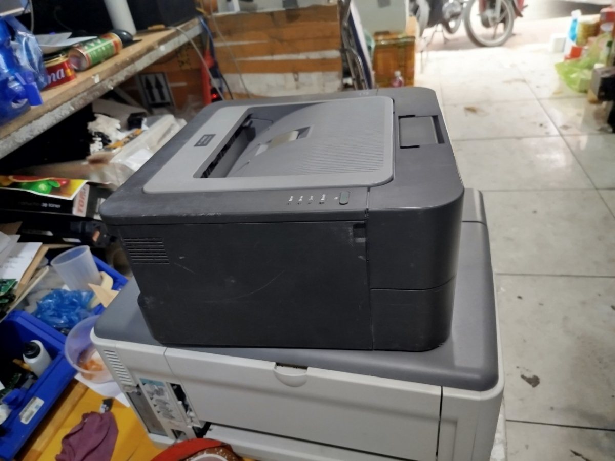 Brother HL-2240D cũ nhìn bên cạnh
