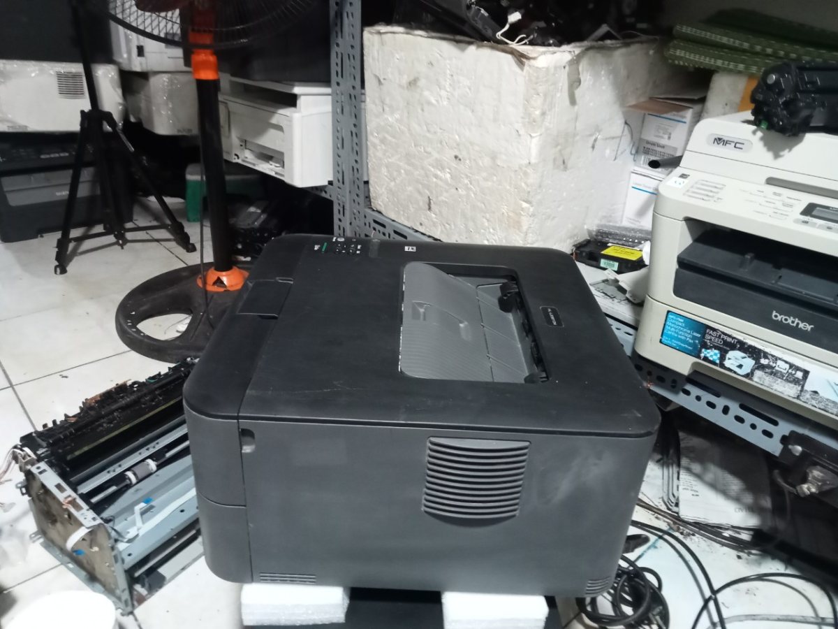 Brother HL-L2361DN cũ nhìn bên cạnh