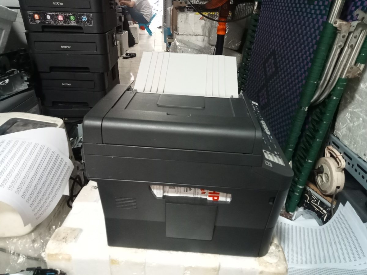 Brother MFC-7470D cũ nhìn bên cạnh