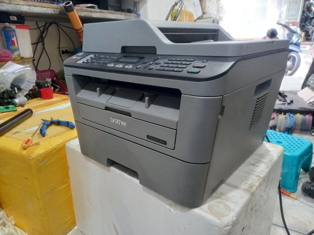 Brother MFC-L2701D cũ nhìn nghiêng