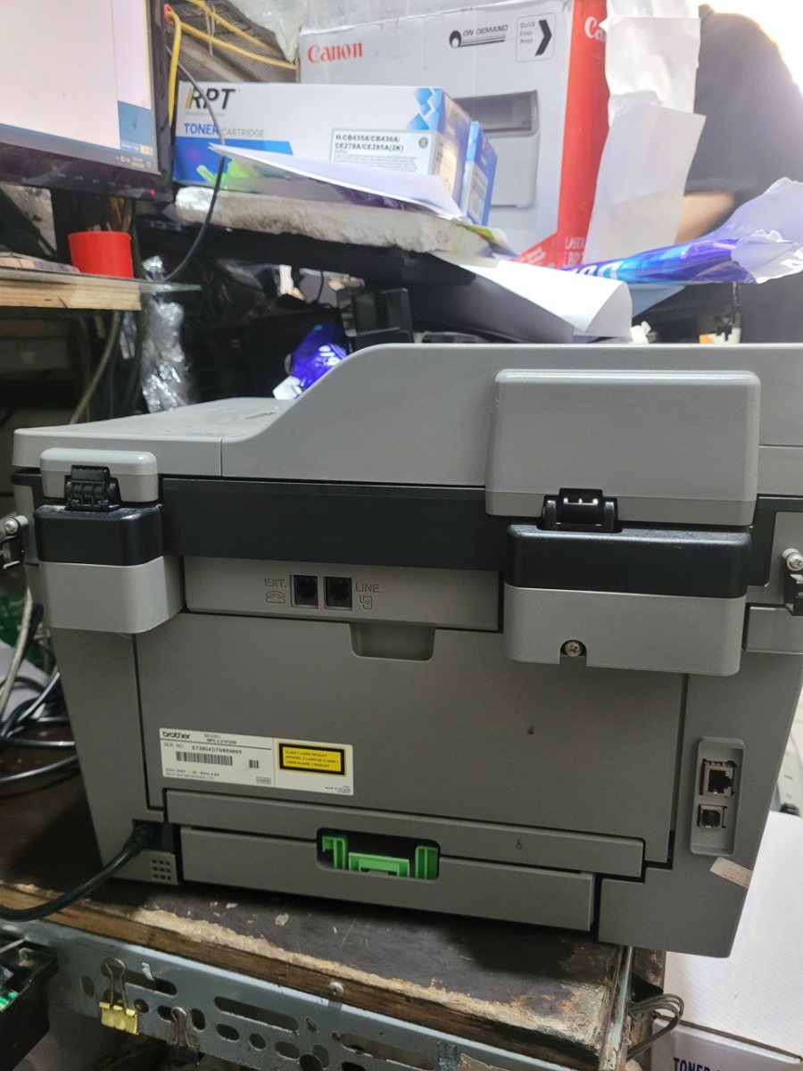 Khay nạp bản gốc tự động ADF trên Brother MFC-L2701DW