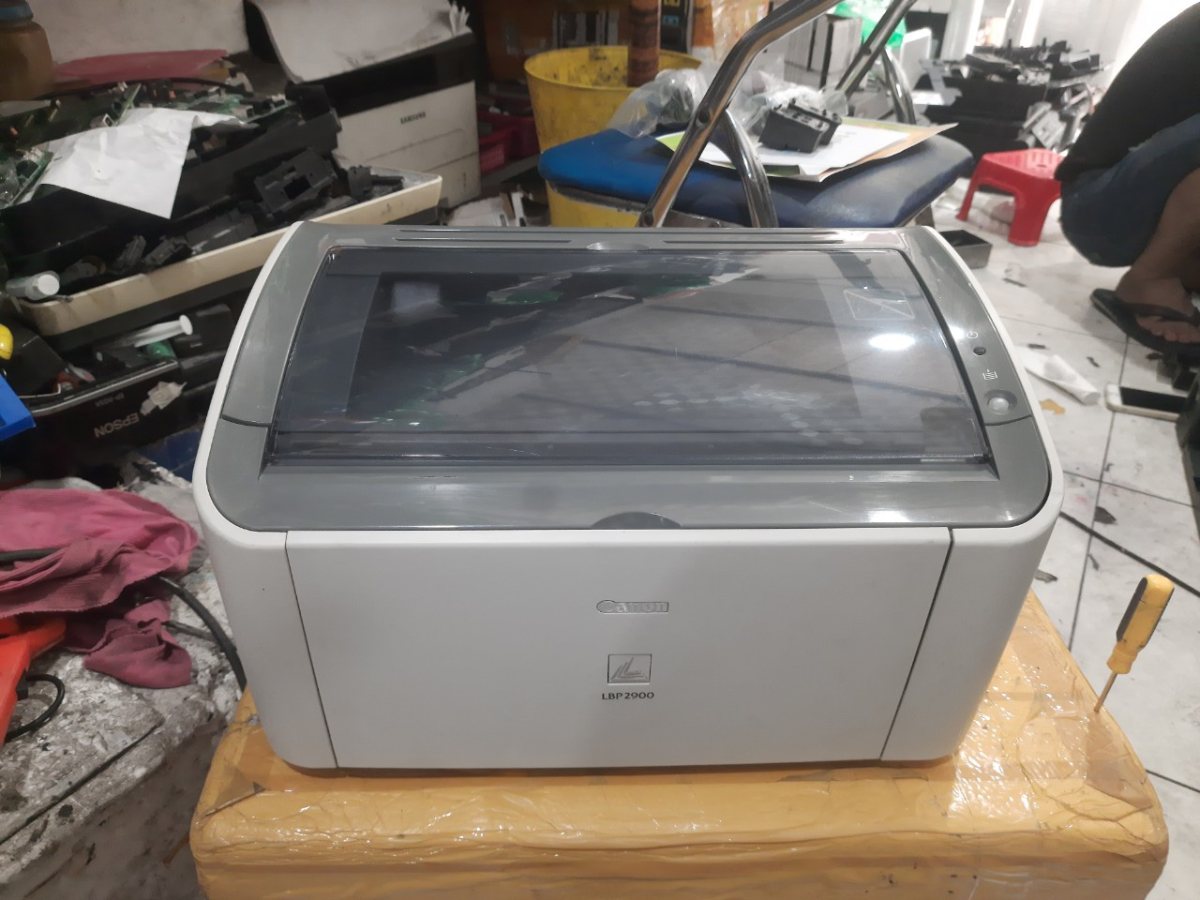 Mặt trước Canon LBP 2900 cũ