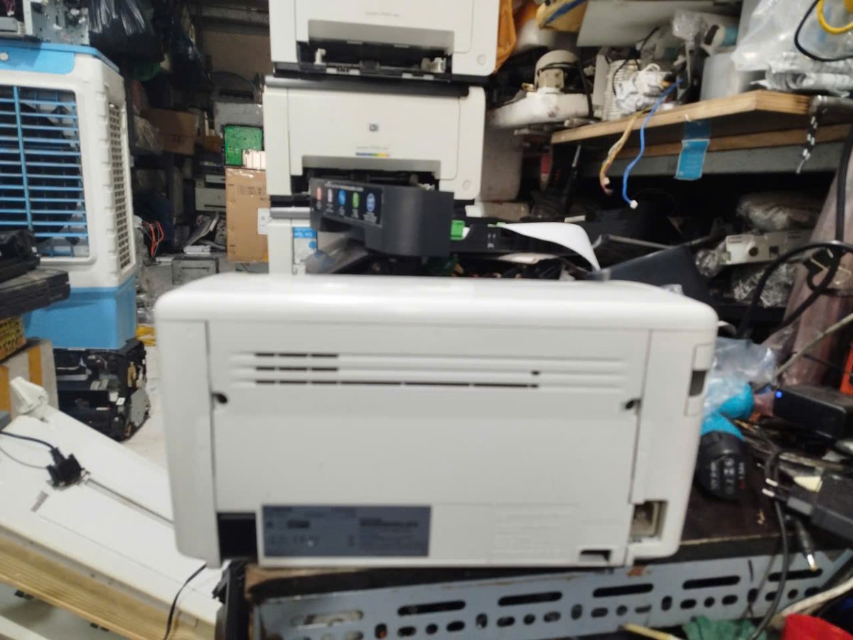 Mặt sau Canon LBP 3050 cũ