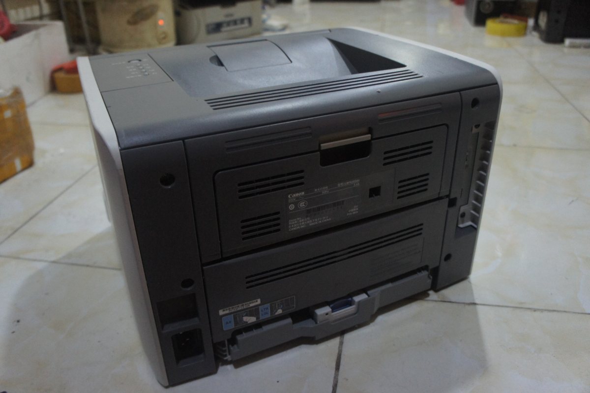Mặt sau Canon LBP 6300dn, bộ đảo mặt in 2 mặt