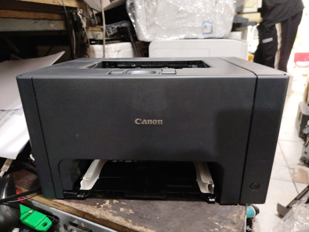 Canon LBP 7018C cũ mở khay giấy
