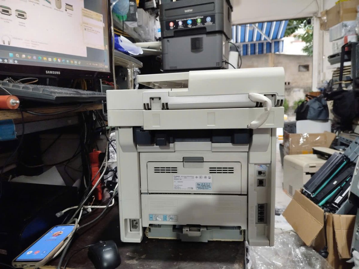 Mặt sau Canon MF5950dw: cổng USB, mạng LAN, fax