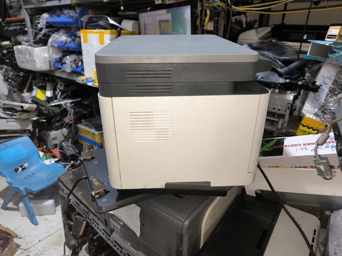HP 178nw cũ nhìn bên cạnh