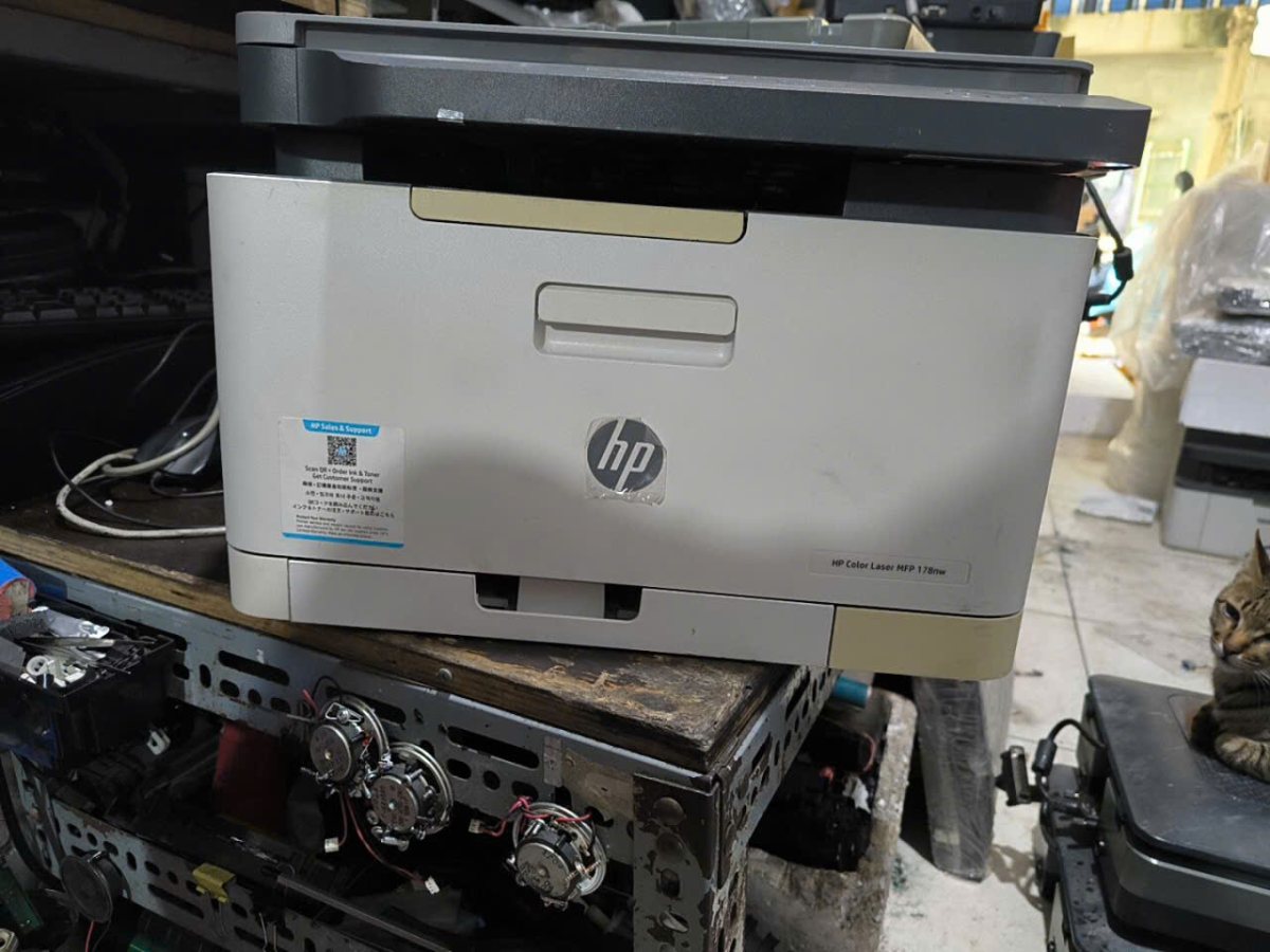 Mặt trước HP Color Laser MFP 178nw