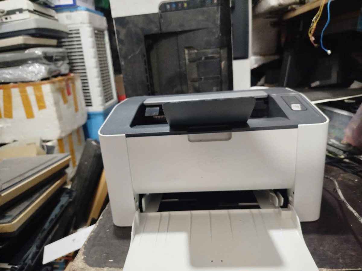 HP 107a cũ mở khay giấy