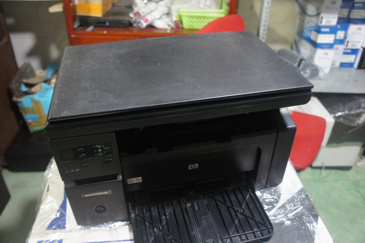 Mặt trên HP M1132 cũ, nắp scan