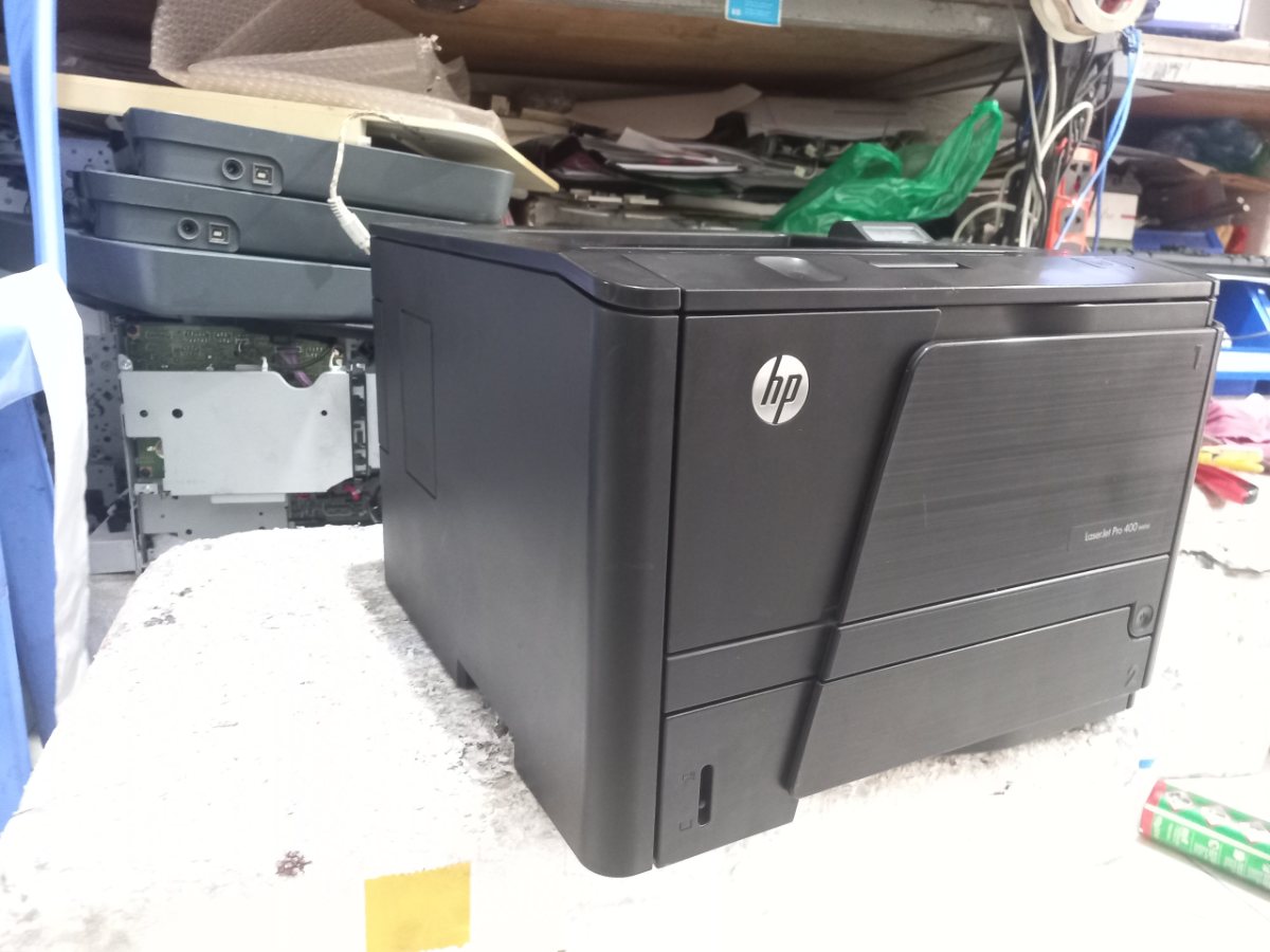 HP M401d cũ nhìn bên cạnh