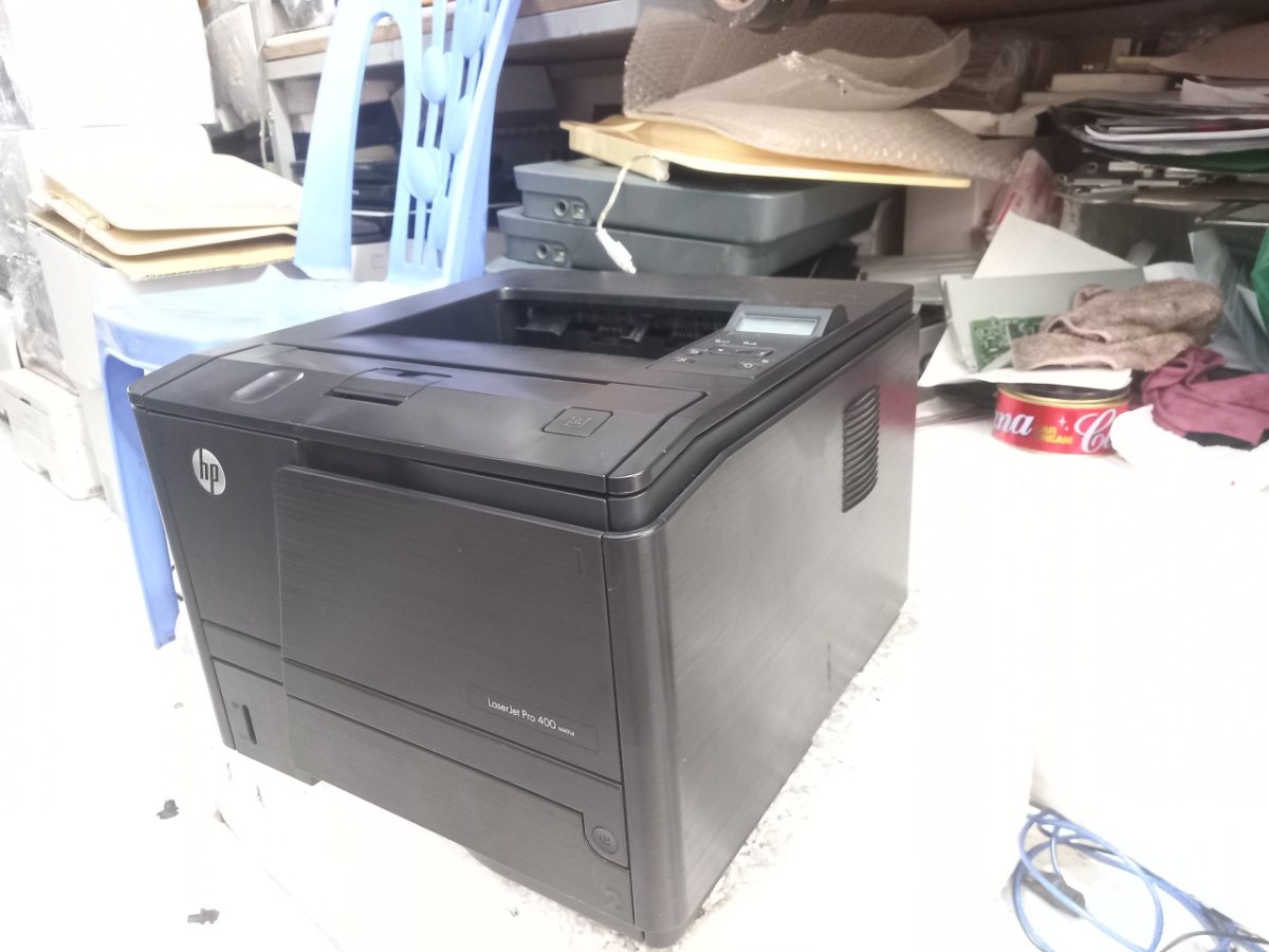 HP M401d cũ nhìn nghiêng, vỏ đen