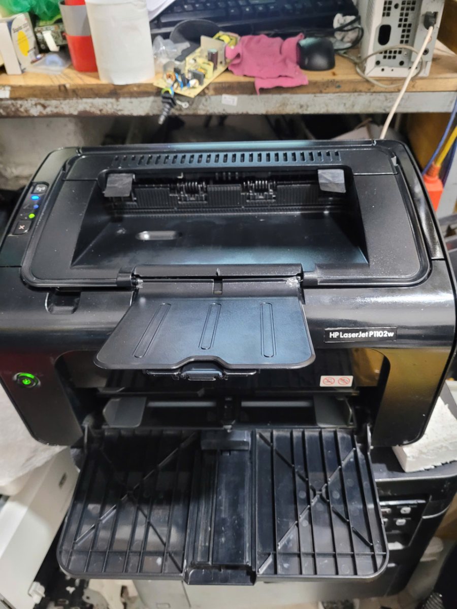 HP P1102w cũ mở khay giấy