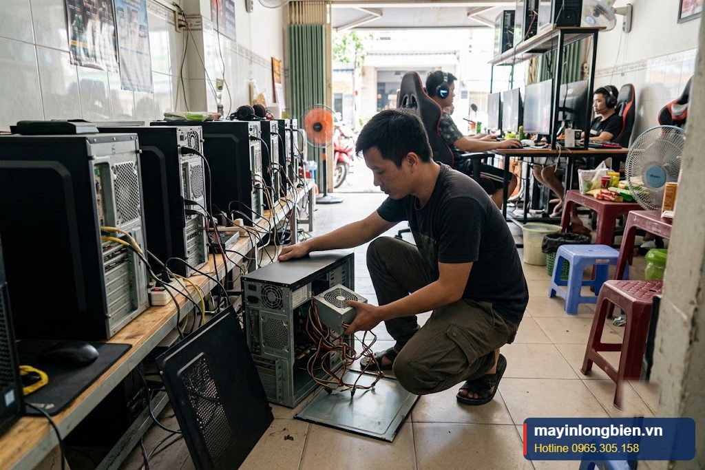 Phòng game có nhiều máy dùng nguồn đời cũ cần kiểm tra định kỳ Phòng game có nhiều máy dùng nguồn đời cũ cần kiểm tra định kỳ
