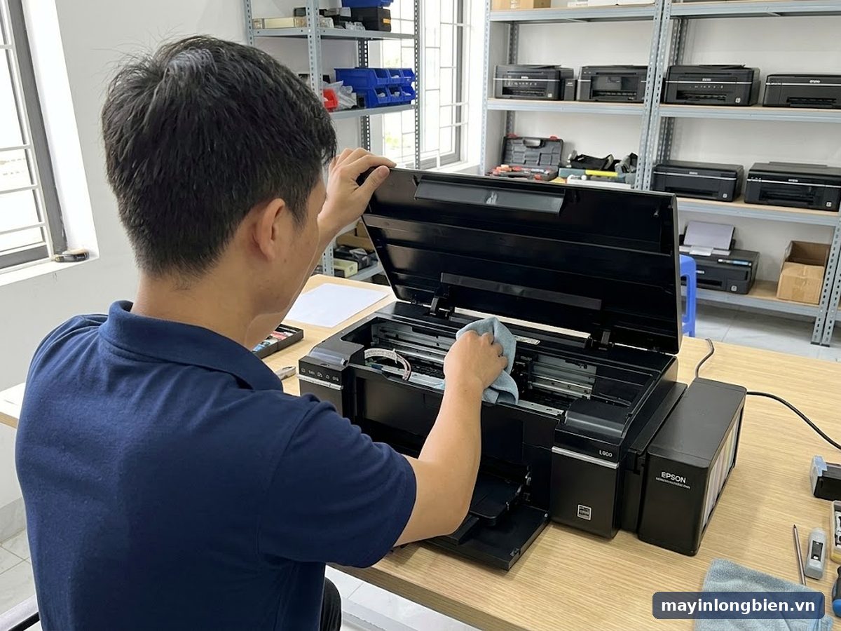 Kỹ thuật viên Thần Vũ xử lý: Sửa máy in Epson T60 tại Long Biên