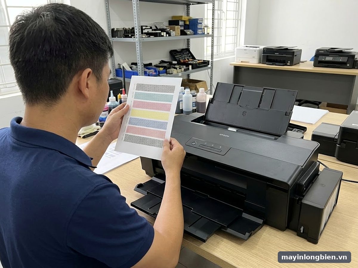 Kỹ thuật viên Thần Vũ xử lý: Sửa máy in Epson L1800 tại Long Biên