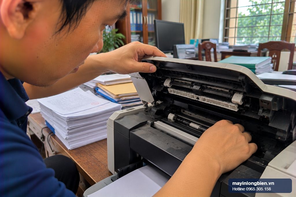 Sửa máy in Epson L655 đời cũ tại phòng hành chính trường học