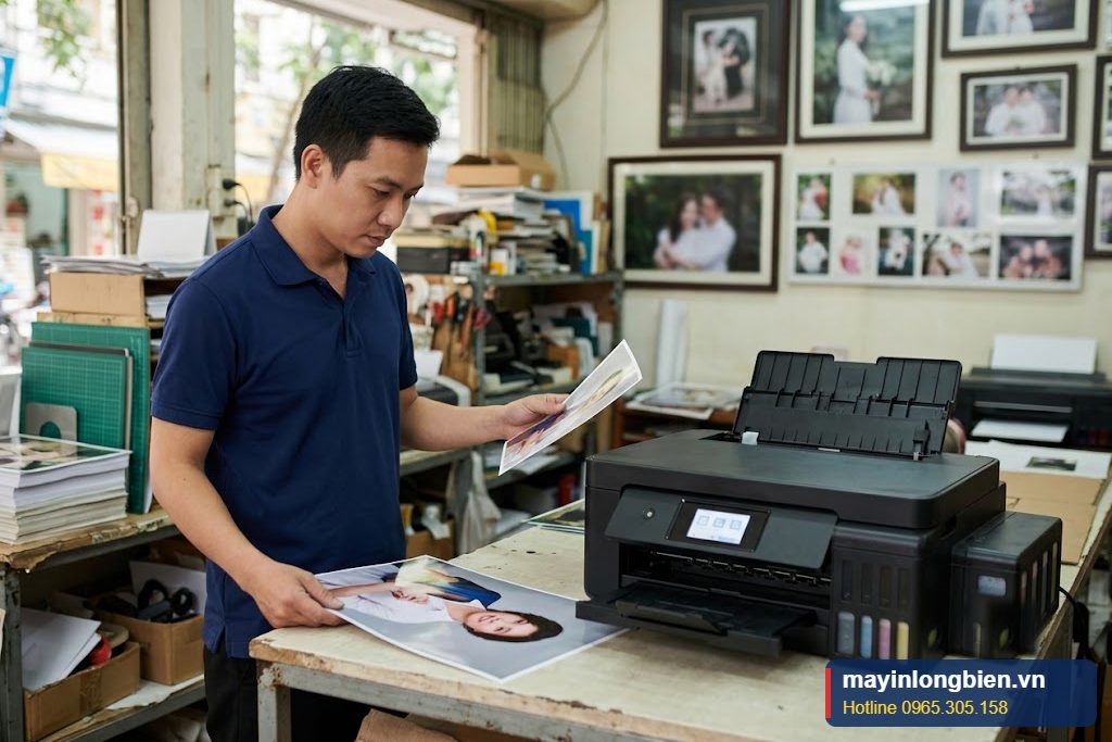 Kỹ thuật sửa máy in ảnh Epson L8180 in sai màu tại tiệm ảnh Hà Nội