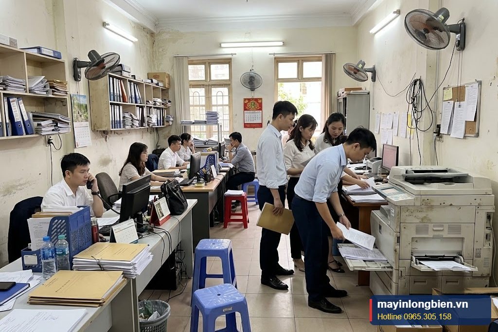 Văn phòng hoạt động bình thường sáng thứ Hai sau khi bảo dưỡng cuối tuần