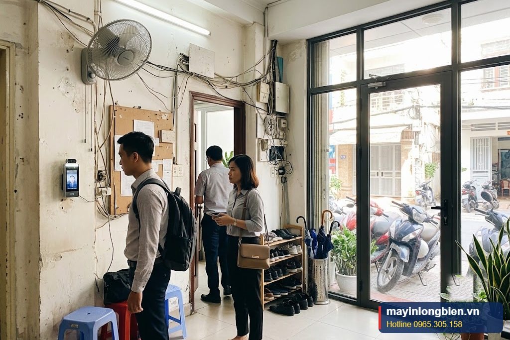Nhân viên chấm công khuôn mặt nhanh chóng sau khi điều chỉnh
