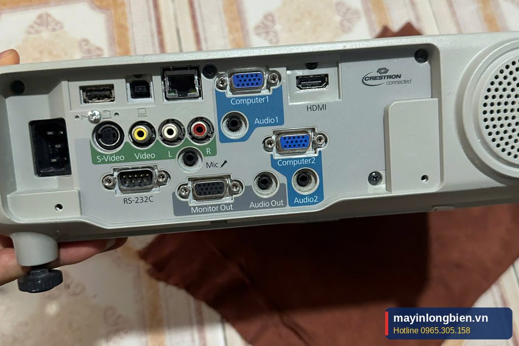 Các cổng kết nối HDMI, VGA, LAN, USB, audio phía sau máy chiếu Epson EB-535W Các cổng kết nối HDMI, VGA, LAN, USB, audio phía sau máy chiếu Epson EB-535W