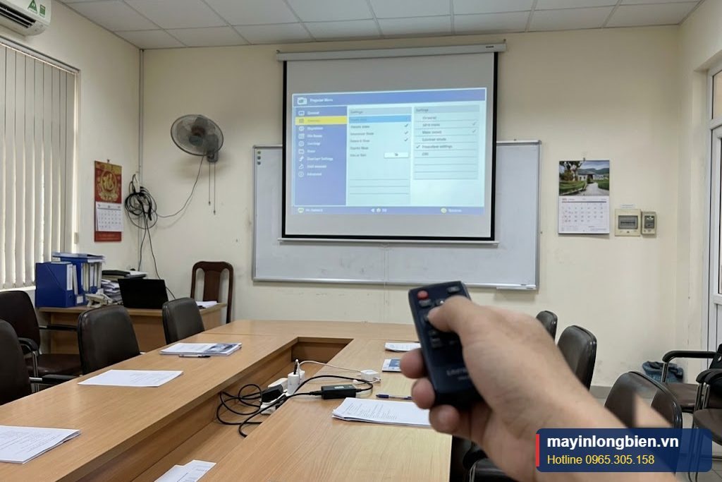 Reset bộ đếm giờ bóng đèn trong menu máy chiếu sau khi thay Reset bộ đếm giờ bóng đèn trong menu máy chiếu sau khi thay