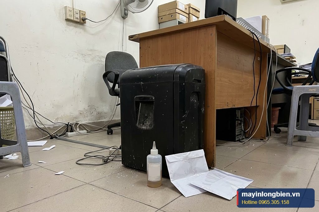 Chai dầu chuyên dụng cho máy hủy tài liệu