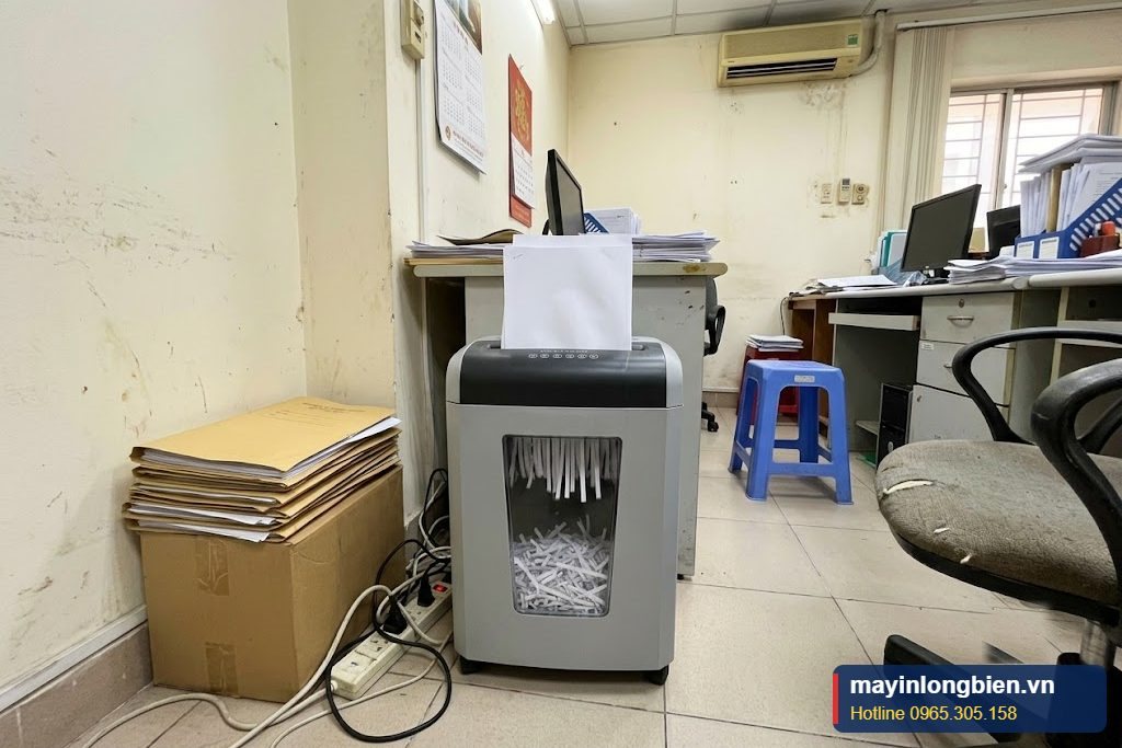 Máy hủy cắt êm, đều sau khi tra dầu