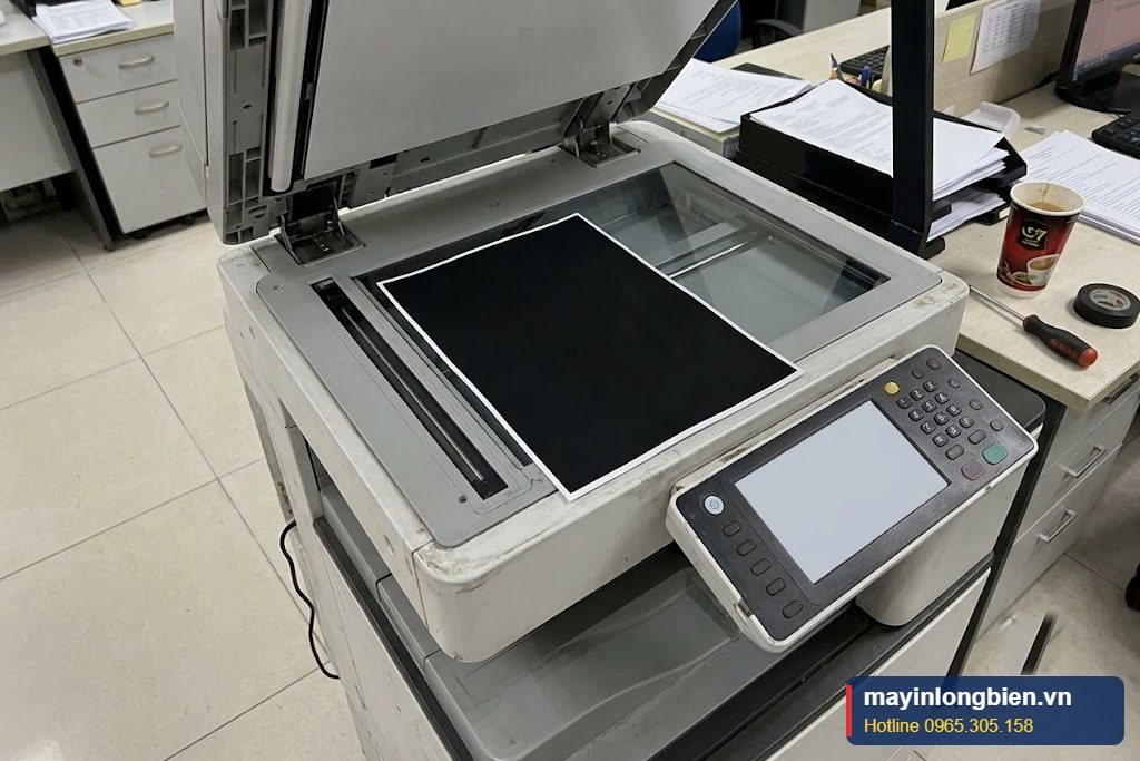 Bản copy đen kịt toàn trang do lỗi cụm tạo ảnh