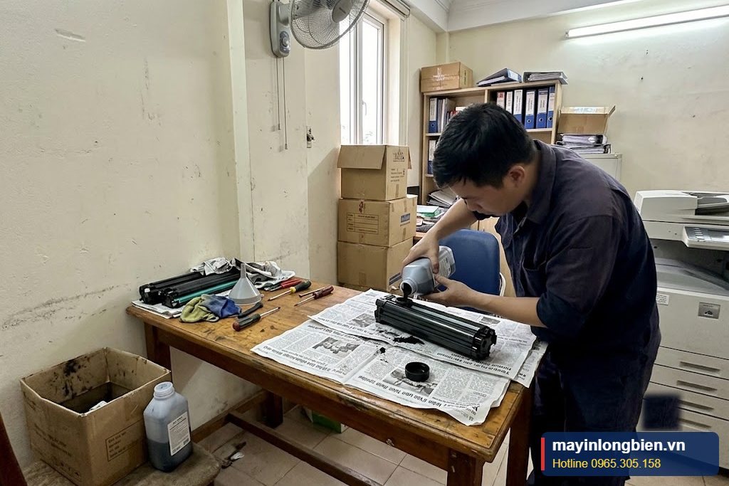 Kỹ thuật đổ mực máy photocopy tại văn phòng Kỹ thuật đổ mực máy photocopy tại văn phòng