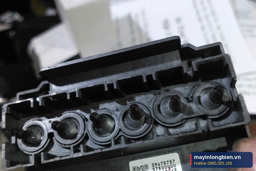 Đầu in 6 màu máy Epson L805 tháo ra kiểm tra lỗi thông vách