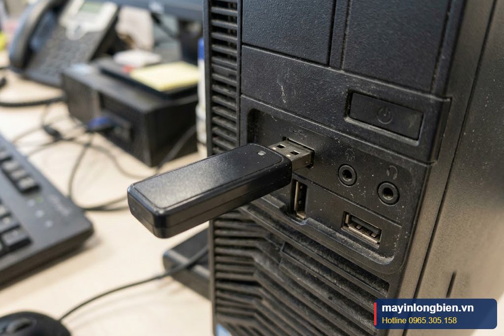 USB cài đặt hệ điều hành cắm vào máy tính USB cài đặt hệ điều hành cắm vào máy tính
