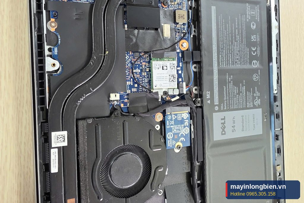 Tháo vỏ vệ sinh laptop và tra keo tản nhiệt CPU tại Thần Vũ