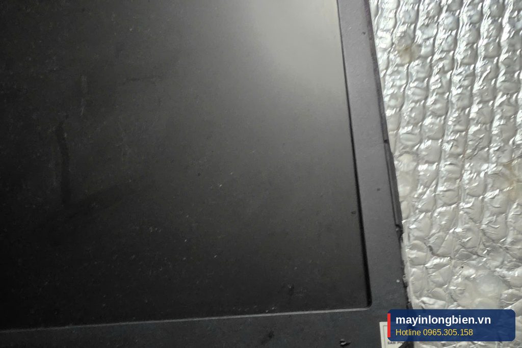 Màn hình laptop sau khi xử lý, lắp lại chắc chắn Màn hình laptop sau khi xử lý, lắp lại chắc chắn