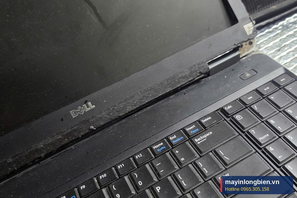 Bàn phím laptop Dell cần vệ sinh định kỳ