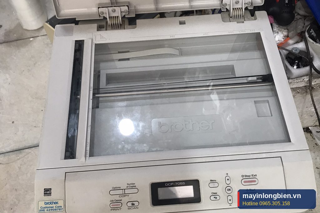 Mặt kính scan của máy in đa năng tại xưởng Thần Vũ