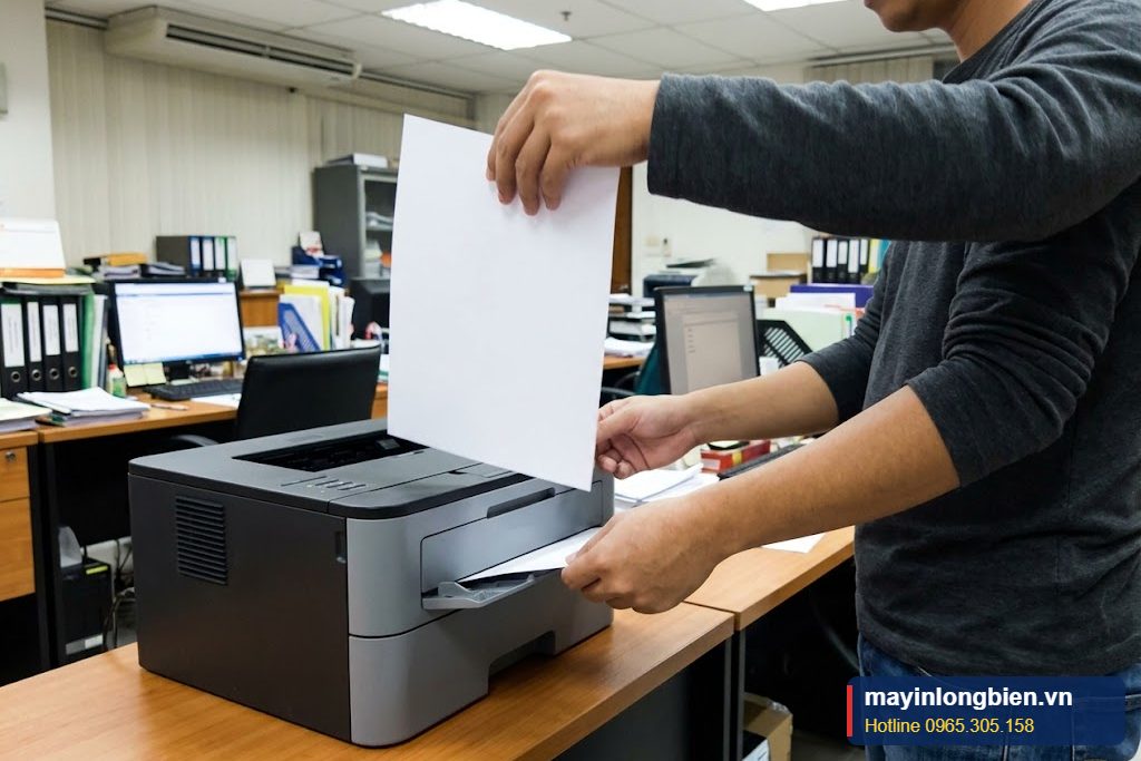 Máy in ra trang giấy trắng không có chữ Máy in ra trang giấy trắng không có chữ