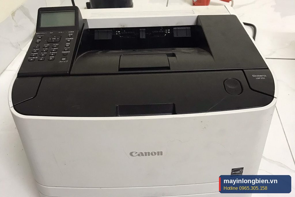Máy in laser Canon in thử sau khi đổ mực, trước khi bàn giao