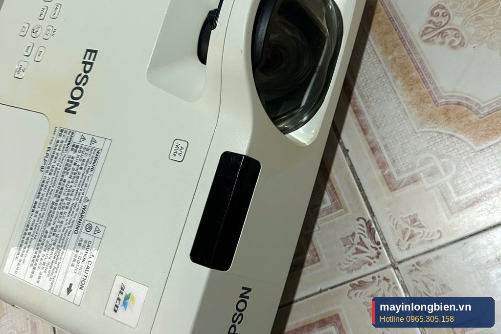 Máy chiếu Epson cũ đã kiểm tra tại Thần Vũ Máy chiếu Epson cũ đã kiểm tra tại Thần Vũ