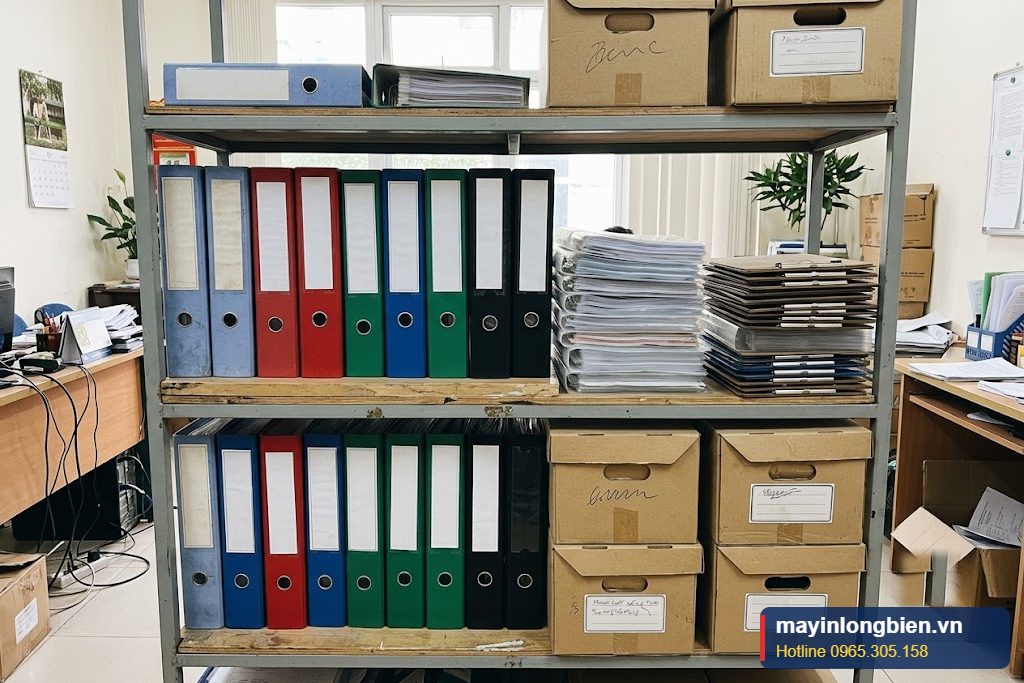 File còng, file lá và hộp đựng tài liệu xếp trên kệ văn phòng tại Hà Nội File còng, file lá và hộp đựng tài liệu xếp trên kệ văn phòng tại Hà Nội