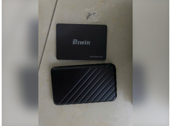 Ổ Cứng Di Động SSD Biwin M100 512GB + Hộp Orico – 2.8 Triệu
