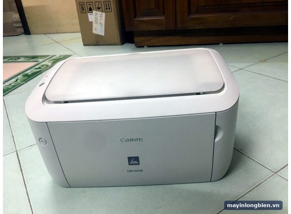 may-in-canon-lbp-6018l-cu-nhin-nghieng-phai