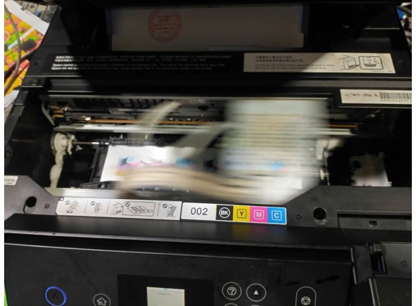 may-in-epson-l4168-cu-ben-trong-domucgiare-3