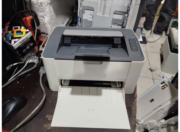 may-in-hp-laser-107w-cu-khay-giay-domucgiare-2