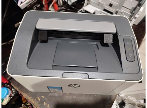 may-in-hp-laser-107w-cu-mat-tren-domucgiare-3