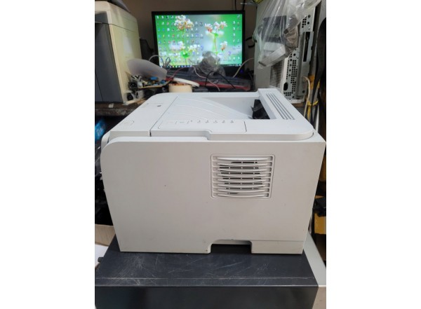 may-in-hp-p2035-cu-ben-canh-domucgiare-3