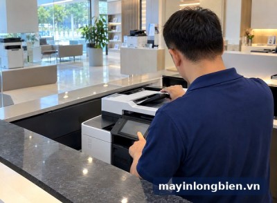 Showroom ô tô Phạm Hùng in báo giá lệch màu xe: chỉnh lại