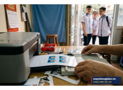 In ảnh thẻ học sinh mùa hồ sơ: giữ máy chạy bền